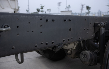 Khung chassis thép nguyên khối, mạnh mẽ bền bỉ