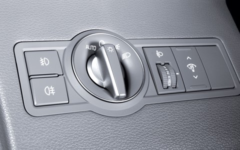 Cụm nút điều khiển đèn
