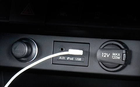 Kết nối (AUX và USB)